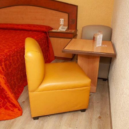 מקסיקו סיטי Hotel Tres Colonias - Solo Adultos מראה חיצוני תמונה