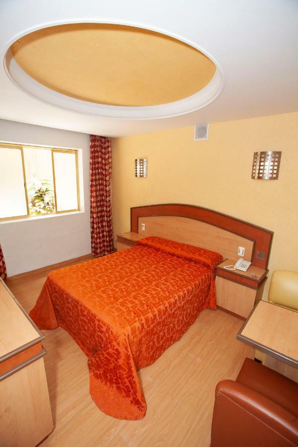מקסיקו סיטי Hotel Tres Colonias - Solo Adultos מראה חיצוני תמונה