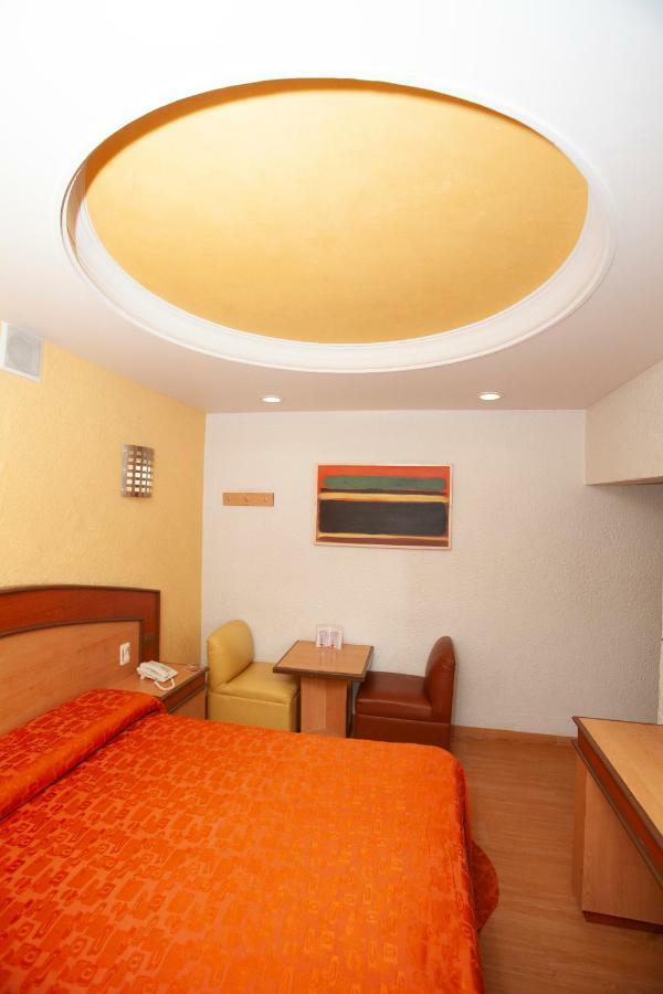 מקסיקו סיטי Hotel Tres Colonias - Solo Adultos מראה חיצוני תמונה