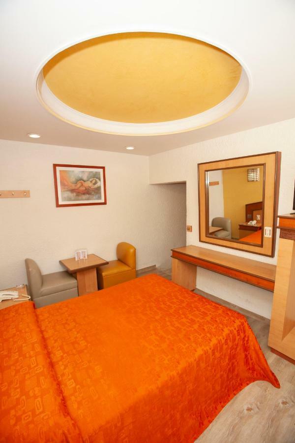 מקסיקו סיטי Hotel Tres Colonias - Solo Adultos מראה חיצוני תמונה