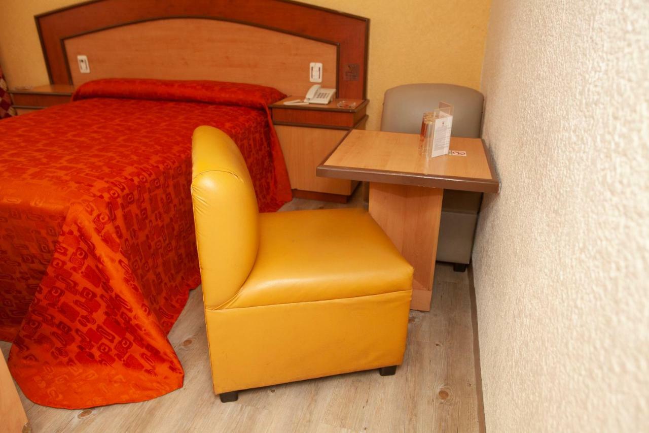 מקסיקו סיטי Hotel Tres Colonias - Solo Adultos מראה חיצוני תמונה